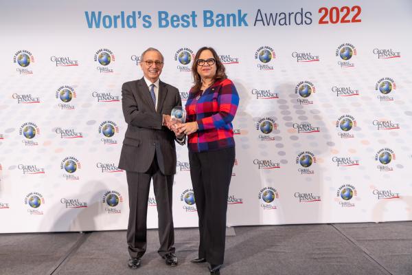 "غلوبال فاينانس" تمنح الجائزة الثالثة لمجموعة "التجاري وفا بنك" برسم سنة 2022